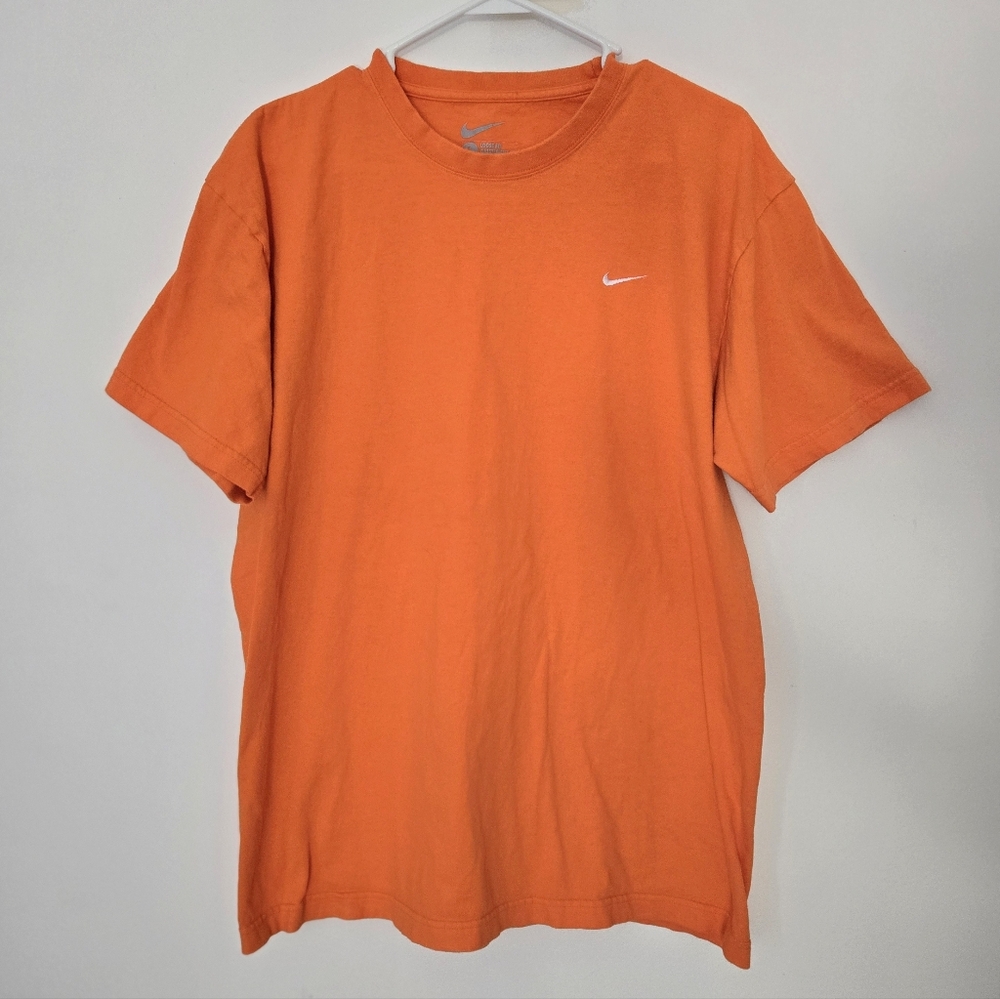 Y2K Vintage Nike Men's Bright Orange Loose Fit Short Sleeve Tee Size Large